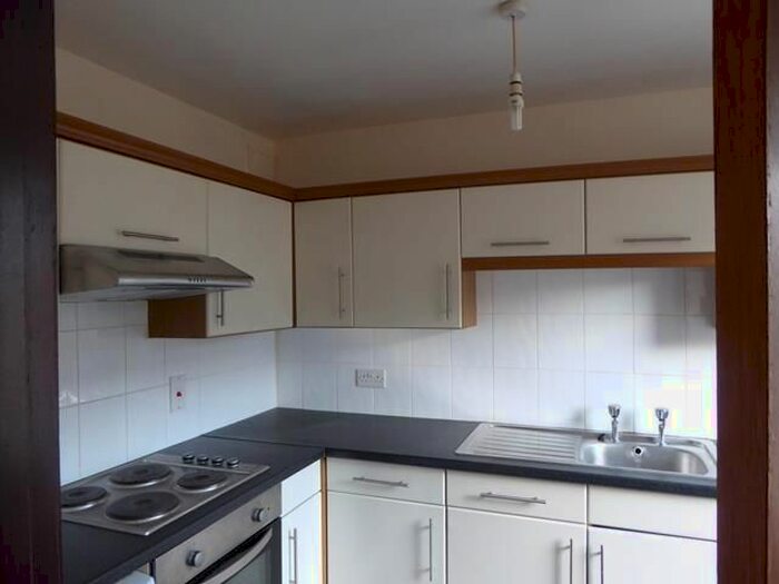 2 Bedroom Flat To Rent In Loch Street, Aberdeen, AB25