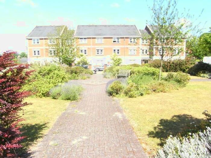 1 Bedroom Flat To Rent In St. Lukes Square, Guildford, GU1