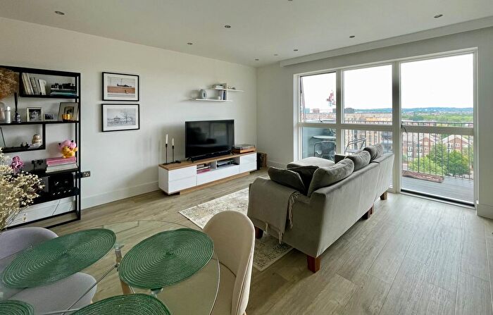 1 Bedroom Flat For Sale In Masters Court, Lyon Road, Harrow, HA1