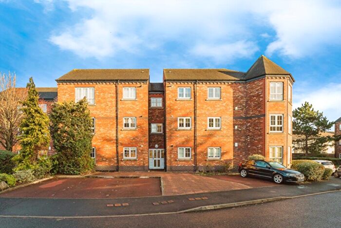 2 Bedroom Flat For Sale In Thomas Brassey Close, Chester, Cheshire, CH2
