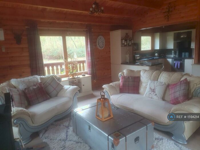 3 Bedroom Bungalow To Rent In Log Cabins, Louth, LN11