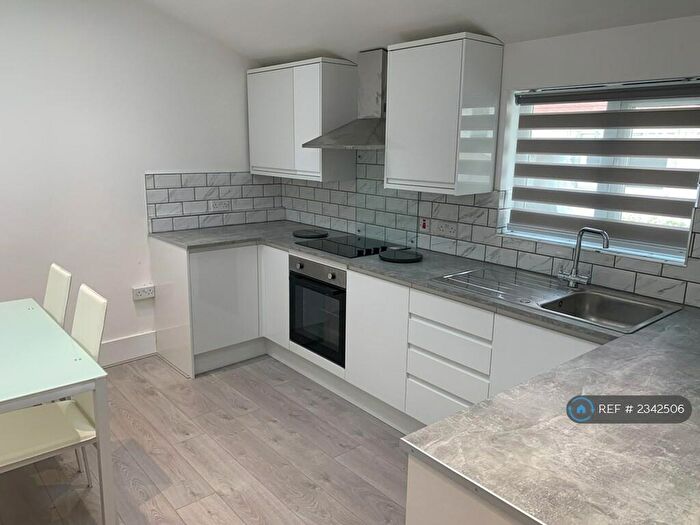 2 Bedroom Flat To Rent In Romford Road, London, E12