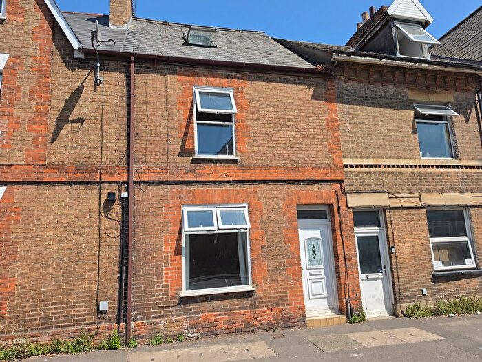 2 Bedroom Terraced House To Rent In Silver Street, Taunton, TA1