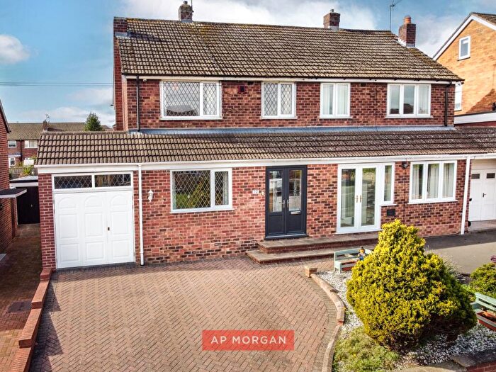 3 Bedroom Semi-Detached House For Sale In Summerfield Avenue, Kingswinford, Dudley, West Midlands, DY6