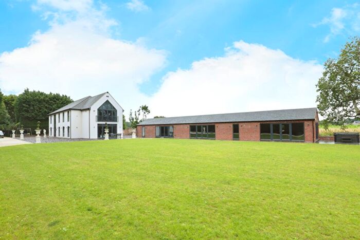 5 Bedroom Detached House For Sale In Station Road, Sutton, Retford, DN22