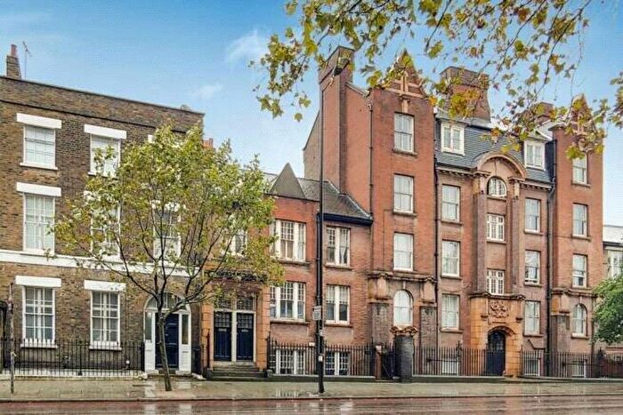 3 Bedroom Maisonette To Rent In The Highway, London, E1W