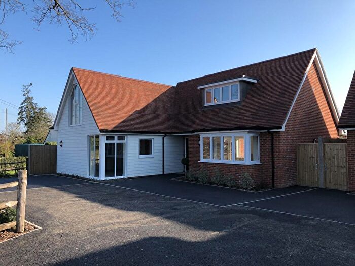 3 Bedroom Detached House To Rent In Oak Lane, Headcorn, TN27