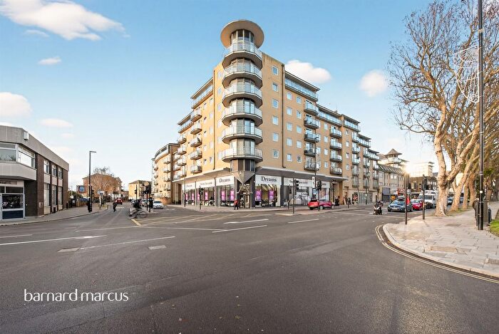 2 Bedroom Flat For Sale In High Street, Feltham, TW13