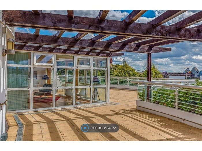 2 Bedroom Flat To Rent In Barrier Point Road, London, E16