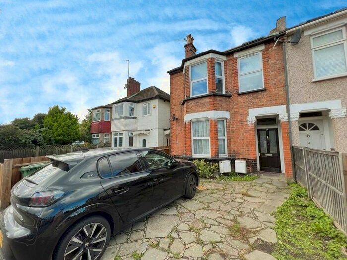 2 Bedroom Flat To Rent In Harrow View, Harrow, HA1