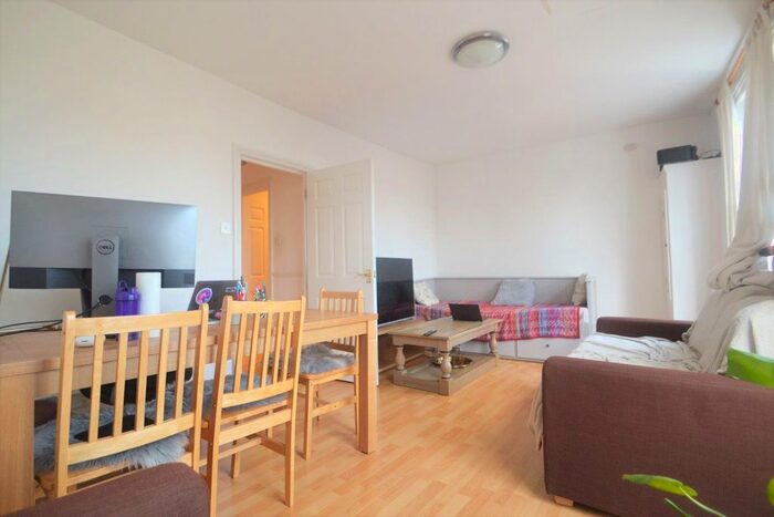 1 Bedroom Flat To Rent In Newington Green Road, London, N1