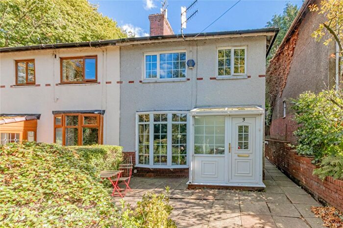 3 Bedroom Semi-Detached House For Sale In Grove Road, Uppermill, Saddleworth, OL3