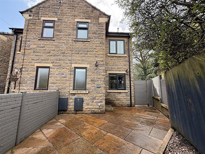 3 Bedroom Semi-Detached House For Sale In Macclesfield Road, Whaley Bridge, High Peak, SK23