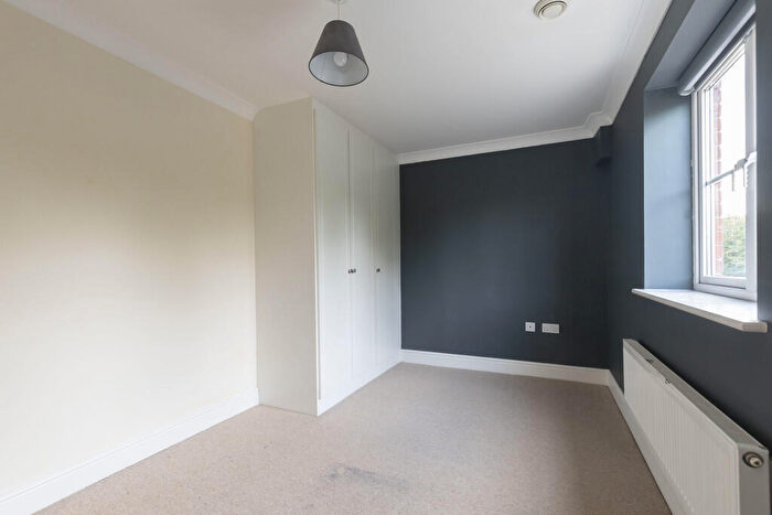 2 Bedroom Apartment To Rent In Brookbank Close, Cheltenham, GL50