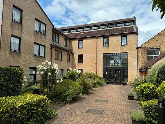 1 Bedroom Flat To Rent In Albion Court, Queen Street, Chelmsford, Essex, CM2
