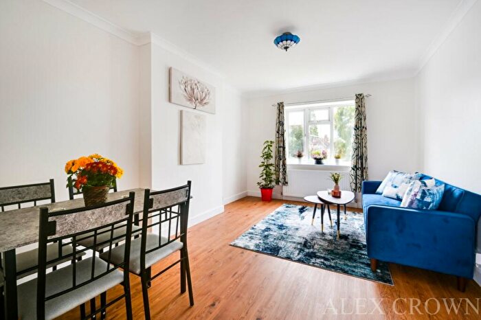 2 Bedroom Flat To Rent In Montrose Court, The Hyde London, Colindale, NW9