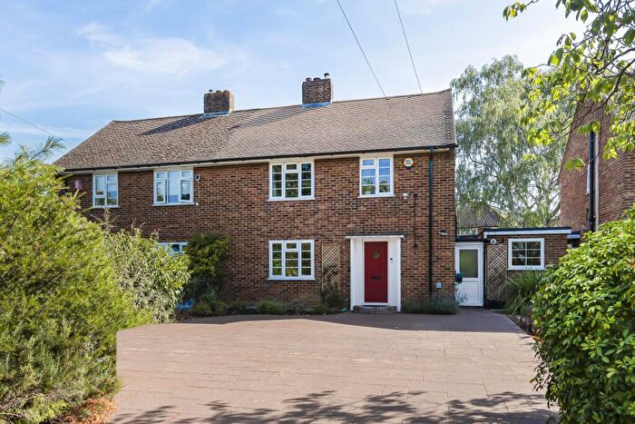 3 Bedroom Semi-Detached House For Sale In Lemsford Lane, Welwyn Garden City, Hertfordshire, AL8