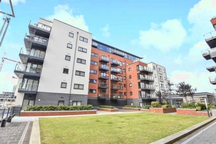 2 Bedroom Flat To Rent In The Blake Building, Admirals Quay, Ocean Way, Southampton, SO14