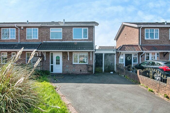 3 Bedroom Semi Detached House For Sale In Beverston Road, Tipton, DY4