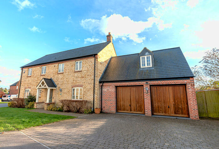 5 Bedroom Detached House For Sale In Kingstons Yard, Paulerspury, Towcester, NN12