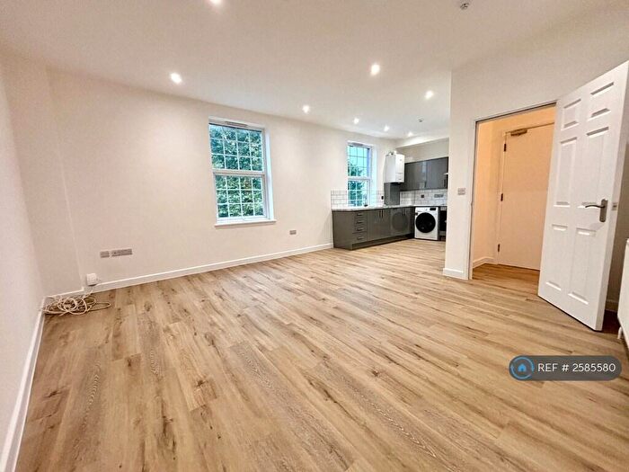 2 Bedroom Flat To Rent In North Street, Bedminster, Bristol, BS3