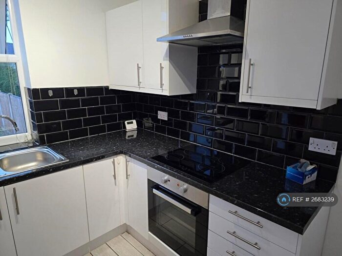 3 Bedroom Semi Detached House To Rent In Hartley Brook Road, Sheffield, S5