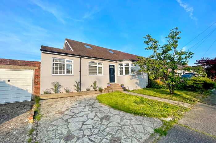 4 Bedroom Semi Detached House For Sale In Kings Drive, Hassocks, BN6