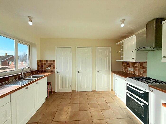 3 Bedroom Maisonette To Rent In Mead End, Biggleswade, Bedfordshire, SG18