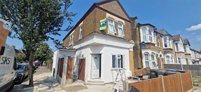 Studio To Rent In Hertford Road, Enfield, EN3