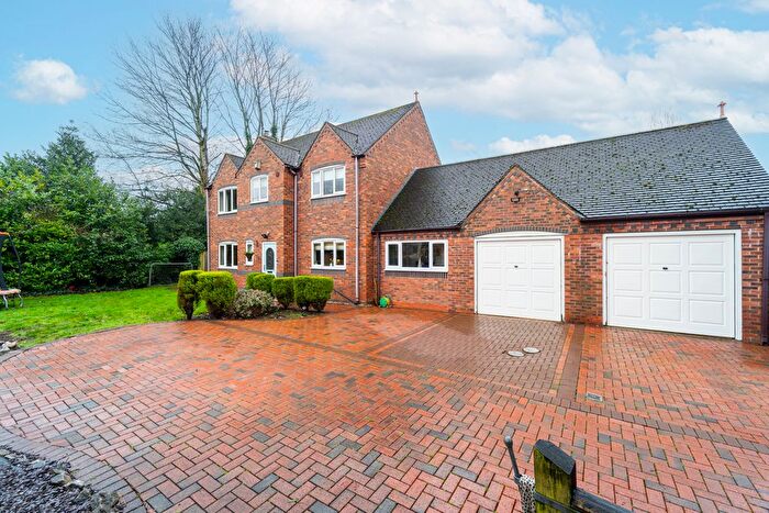 4 Bedroom Detached House For Sale In Beech Farm Croft, Birmingham, West Midlands, B31