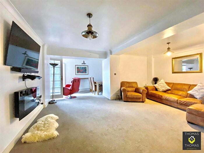 1 Bedroom Flat For Sale In Commercial Road, Gloucester, GL1