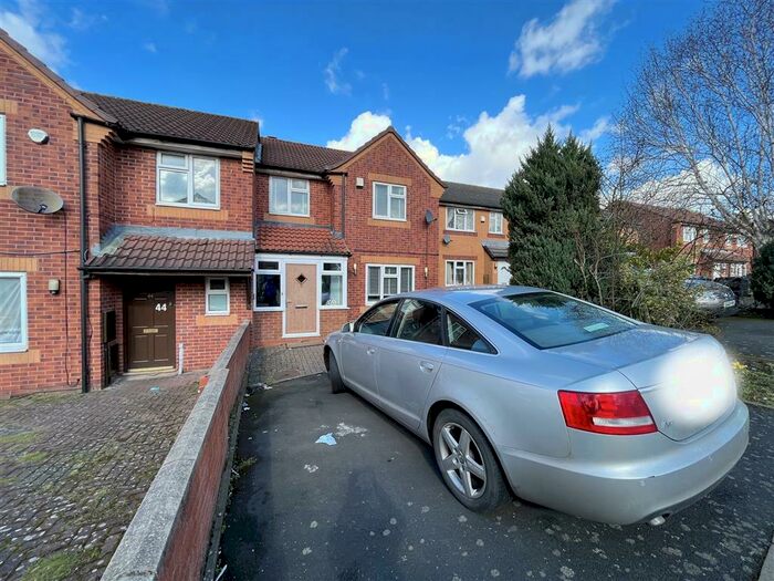 5 Bedroom Semi-Detached House To Rent In Maybank, Birmingham, B9