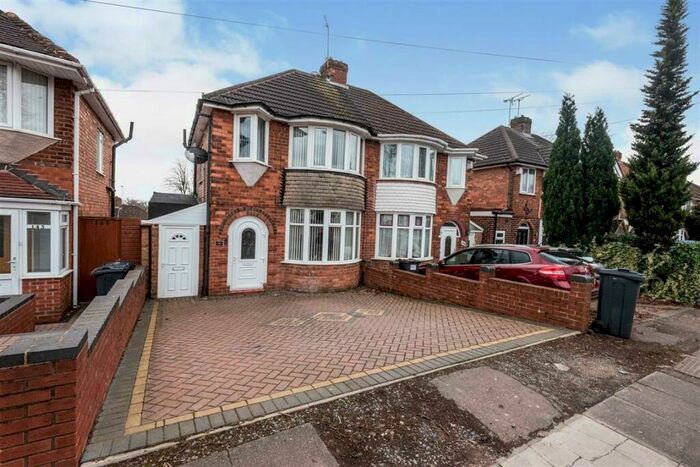 3 Bedroom House To Rent In Garretts Green Lane, Birmingham, B26