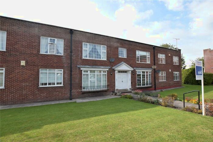 2 Bedroom Apartment To Rent In Sandmoor Mews, Leeds, LS17