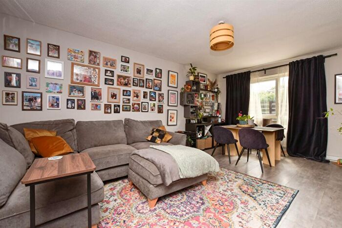 2 Bedroom Flat For Sale In All Saints Road, Sutton, Surrey, SM1