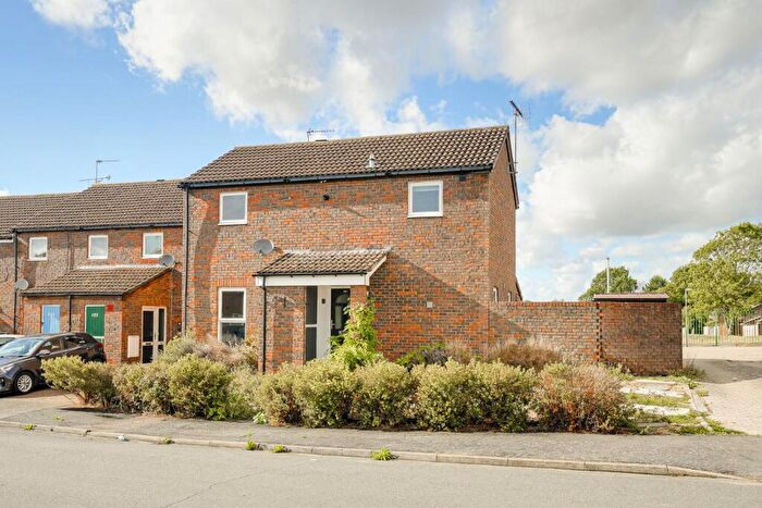 3 Bedroom End Of Terrace House For Sale In Meadow Way, Leighton Buzzard, LU7