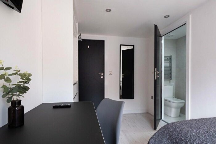 8 Bedroom House To Rent In High Street, Lincoln, LN5