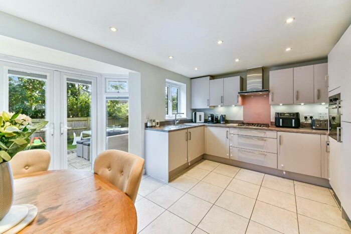 3 Bedroom End Of Terrace House For Sale In Hayton Crescent, Tadworth, KT20