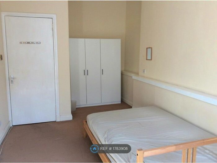 2 Bedroom Flat To Rent In High Street, Glasgow, G4