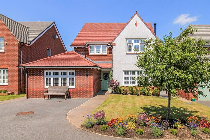 4 Bedroom Detached House For Sale In Manor Gardens, Crofton, Wakefield, WF4