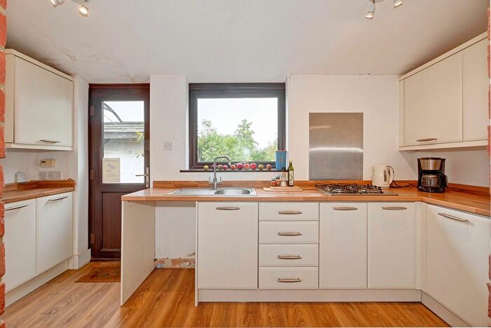 2 Bedroom Detached House For Sale In Marshfoot Lane, Hailsham, BN27