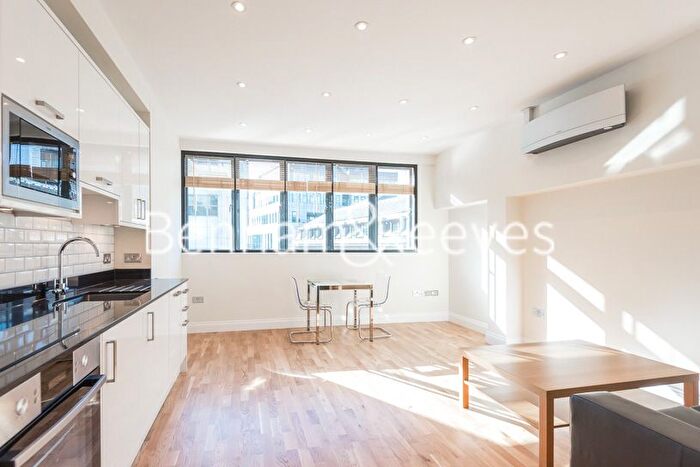 1 Bedroom Flat To Rent In Fleet Street, City, EC4A