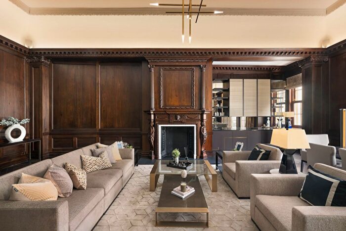 3 Bedroom Flat To Rent In Charles Street, London, W1J