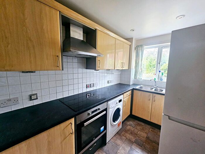 2 Bedroom Flat To Rent In Canute Road, Southampton, SO14