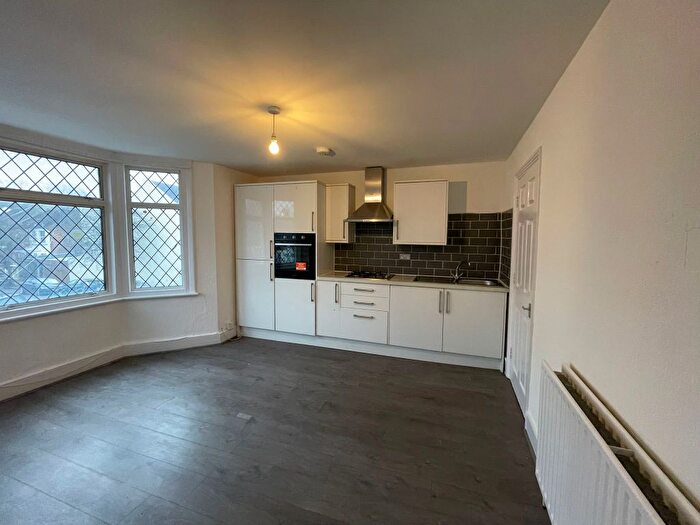 3 Bedroom Flat To Rent In Kashgar Road, Plumstead, SE18
