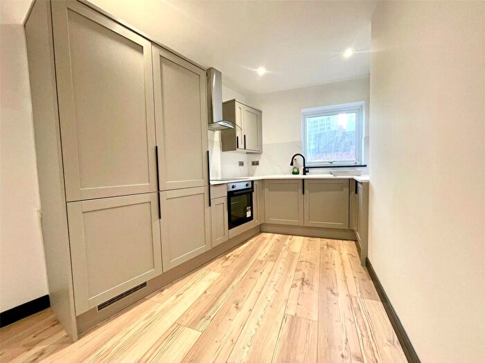 2 Bedroom Apartment To Rent In John Street, Swindon, Wiltshire, SN1