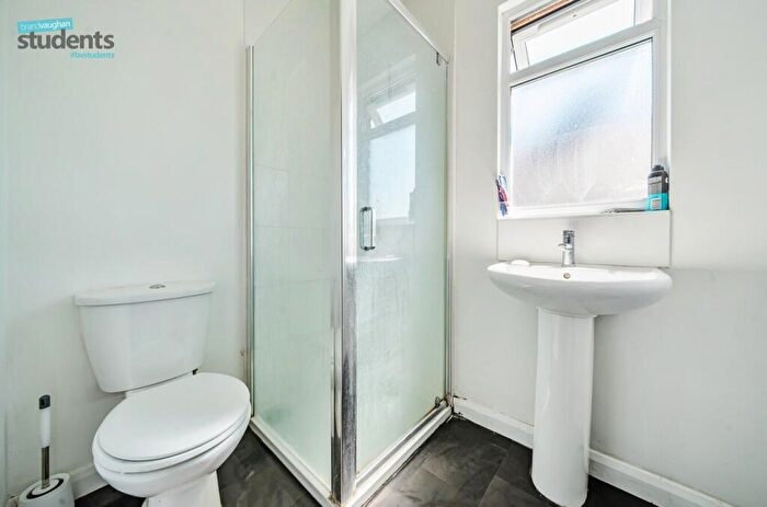 1 Bedroom Detached House To Rent In Bevendean Crescent, Brighton, East Sussex, BN2