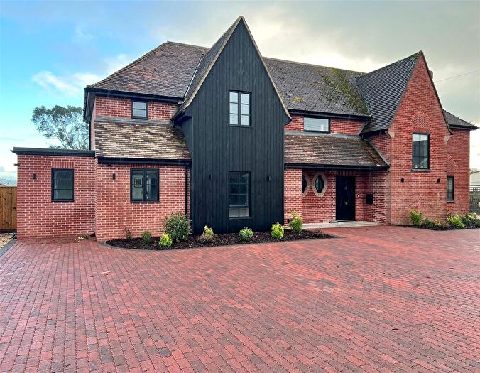 4 Bedroom Detached House For Sale In Common Mead Lane, Gillingham, SP8
