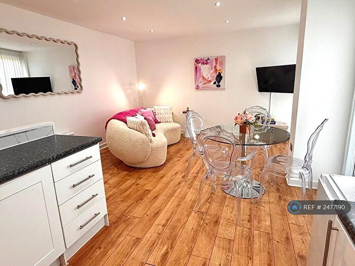 1 Bedroom Flat To Rent In Heron House, Bedford, MK40