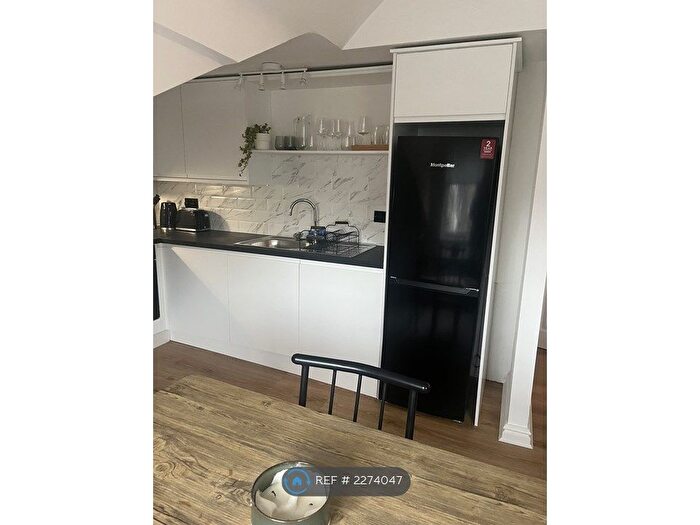 1 Bedroom Flat To Rent In Market Street, Wirral, CH47